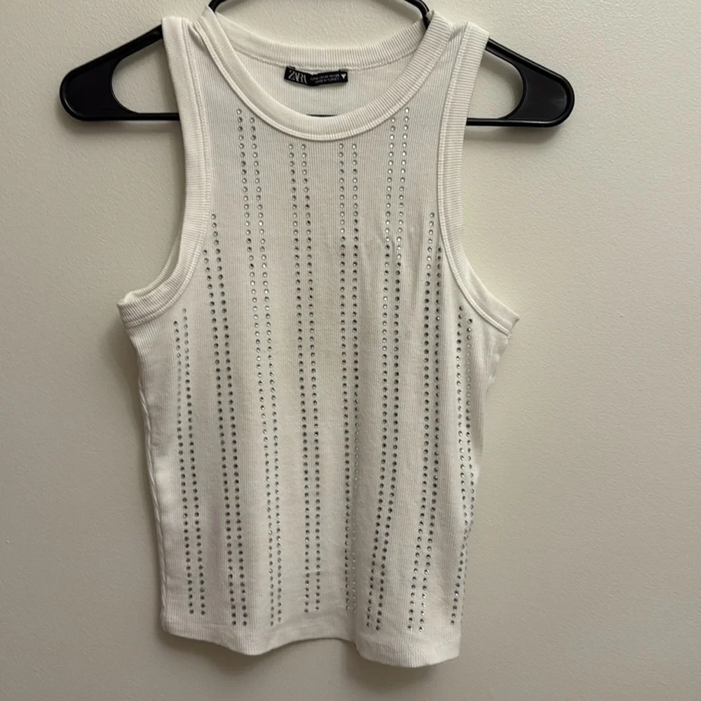 Zara White Rhinestone Ribbed Tank Top - Picture 4 of 9